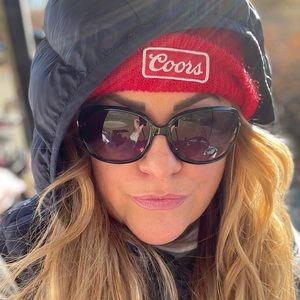 Meet your Posher, Carie